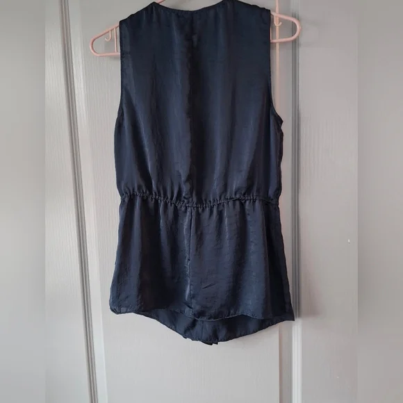 NWOT Banana Republic Sheer And Shiny Ladies Blue Blouse Sz. M. - Picture 9 of 10